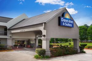 Days Inn & Suites by Wyndham Tyler