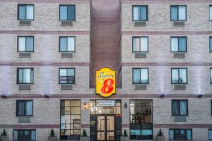 Super 8 by Wyndham Brooklyn / Park Slope Hotel