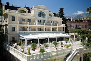 Villa Elena Hotel & Residences