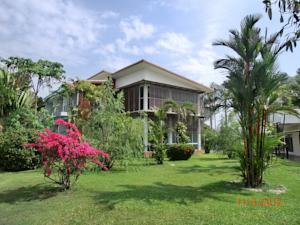 Baan Suan Khun Ta and Golf Resort