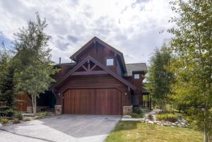 Highland Greens Townhome 19 by Colorado Rocky Mountain Resorts