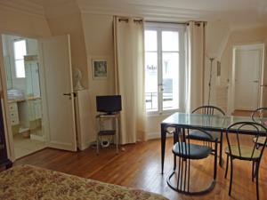 Apartment Rue de Miromesnil I Paris
