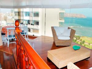 Apartment in Miraflores with Ocean View