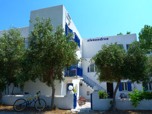 Alexandros Studios & Apartments