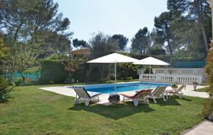 Four-Bedroom Holiday home Roquefort les Pins 0 01