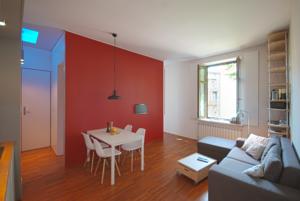 True Crimson Apartment-Old Cracow