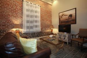 French Quarter Luxury Two-Bedroom Suite 1204