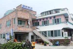 Shinyang Beach Pension