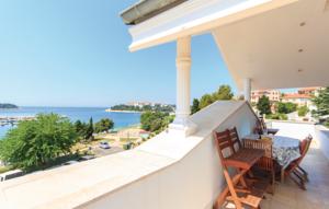 Two-Bedroom Apartment with Sea View in Pula