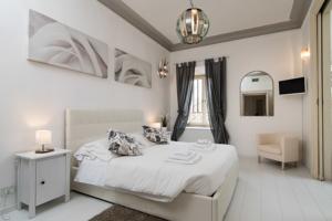 White Borgo Apartment