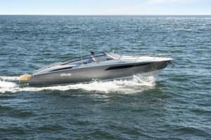 Dom & House - Luxury Speed Boat on Baltic Sea