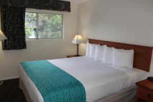 Howard Johnson Hotel & Suites by Wyndham San Diego Chula Vista