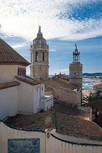 Private Full Day Tour to Sitges and Bodegas Torres