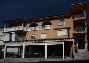 Hostal y Apartamentos Rurales la Bellosina
