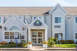 Days Inn and Suites Boardman