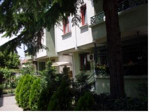 Cosmopolitan Apartments