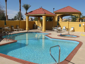 La Quinta Inn & Suites Phoenix I-10 West