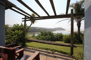 Buccaneers Lodge & Backpackers