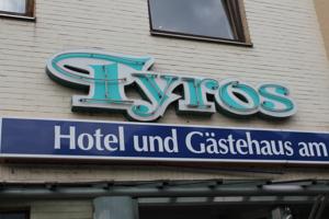 Tyros Hotel und Gästehaus am Weidendamm