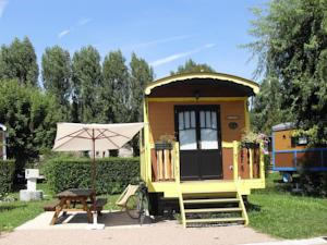 Holiday Home Les Roulottes Du Bazois II
