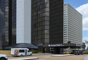 DoubleTree by Hilton Hotel Houston Greenway Plaza