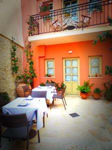 Casa Moazzo Suites and Apartments