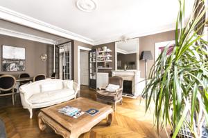 Universitè Halldis Apartment