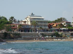 Beach House Hotel