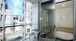 Sydney CBD Modern Self-Contained One-Bedroom Apartment (714 SHY)