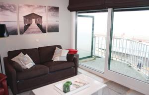 Two-Bedroom Apartment Oostende with Sea View 09