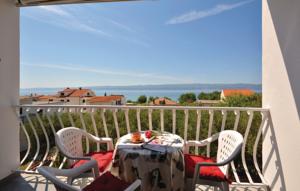 Two-Bedroom Apartment Omis with Sea View 04