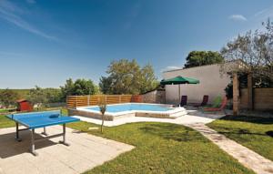 Two-Bedroom Holiday home Sarici with an Outdoor Swimming Pool 08