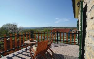 Two-Bedroom Holiday home Labin 09
