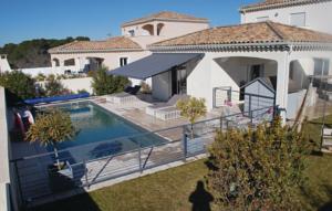 Four-Bedroom Holiday home Beziers 0 01