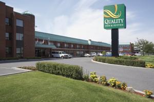 Quality Inn & Suites Aéroport P.E. Montréal-Trudeau Airport