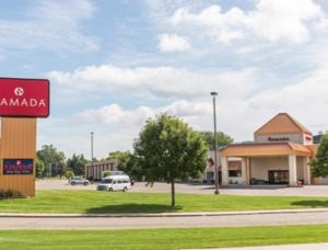 Ramada Hotel and Suites Sioux Falls