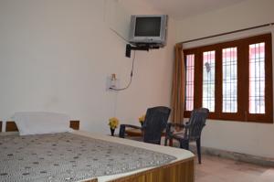 Shri Ramashram Guest House In Rishikesh India Lets Book Hotel - 