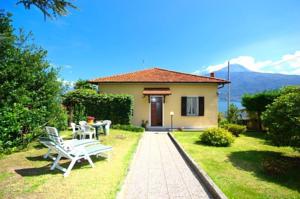 Three-Bedroom Holiday home in Frazione Bellera