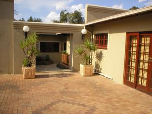 Shangani Lodge