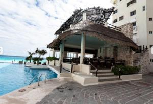 Cancun Plaza Condo Apartment