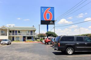 Motel 6 Austin Central - North