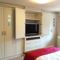 Halebarns House - Airport Boutique Guest House